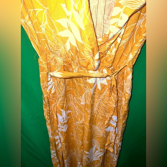 Forever 21 Yellow and White Wide Leg Floral Jumpsuit size Small - Picture 4 of 5